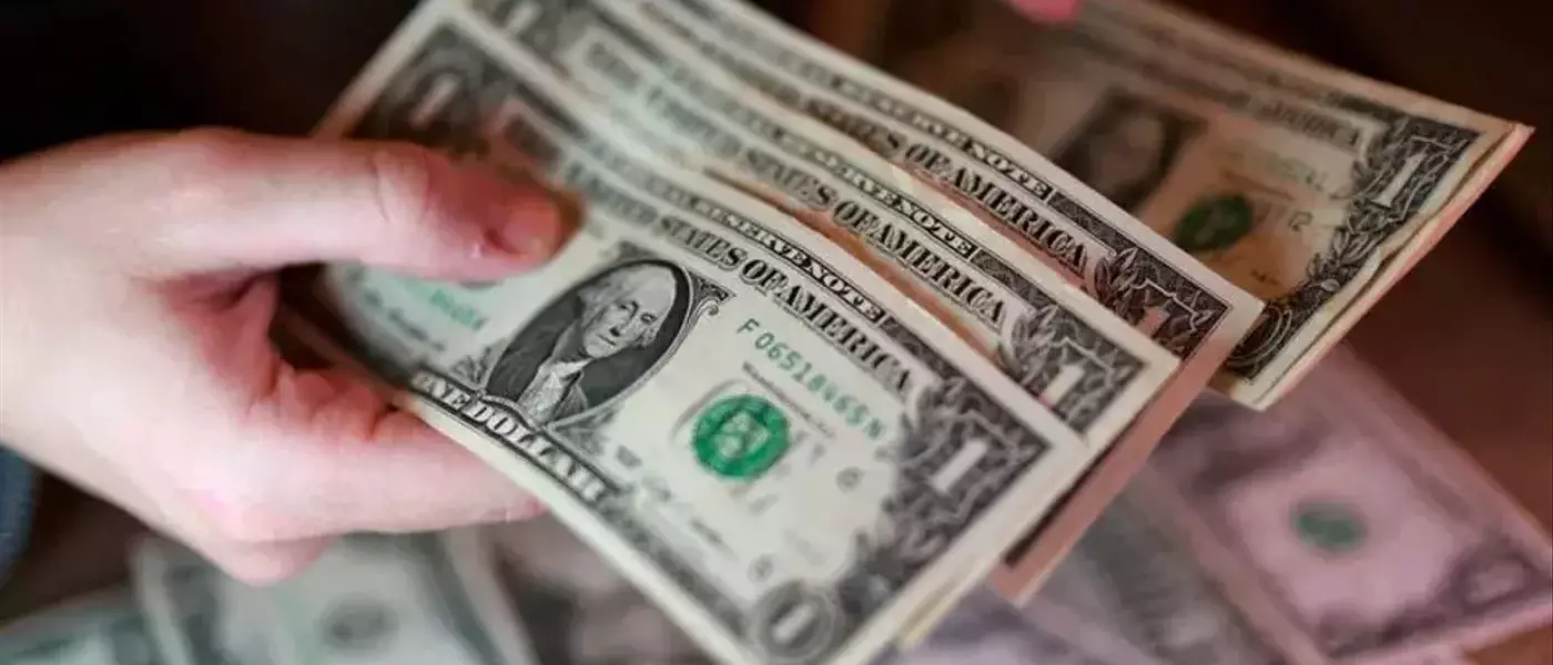 Dollar Strengthens Amid US-Iran Negotiations, Yen Nears Historic Lows, and Sterling Slides Following UK Political Shift