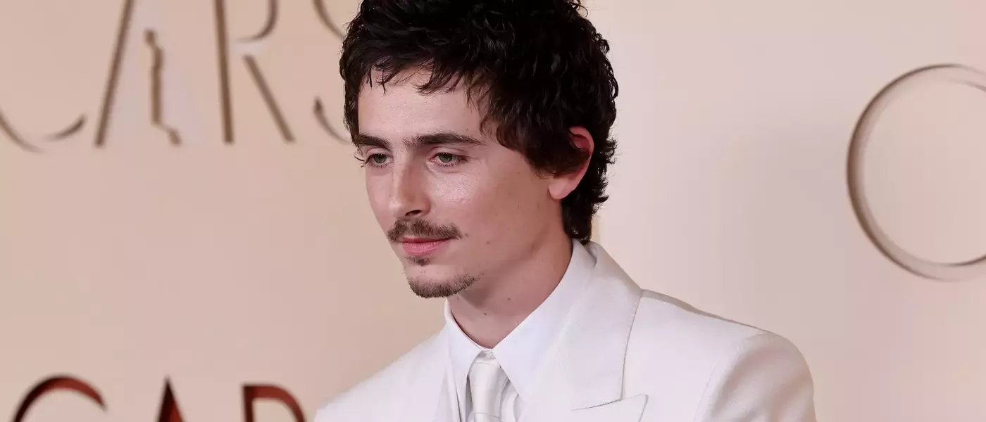 Timothée Chalamet and Selena Gomez to Star in Illumination's 'Not Alone'