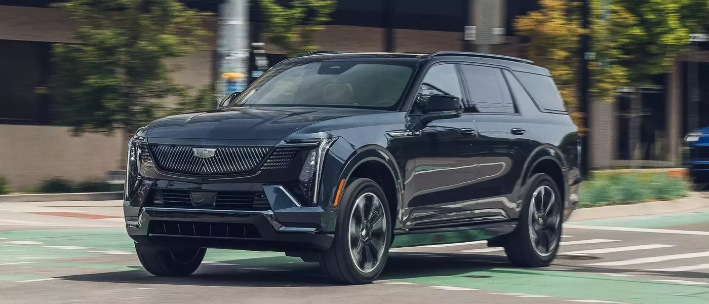 Cadillac Escalade IQL: A Long-Distance Electric Luxury SUV Review