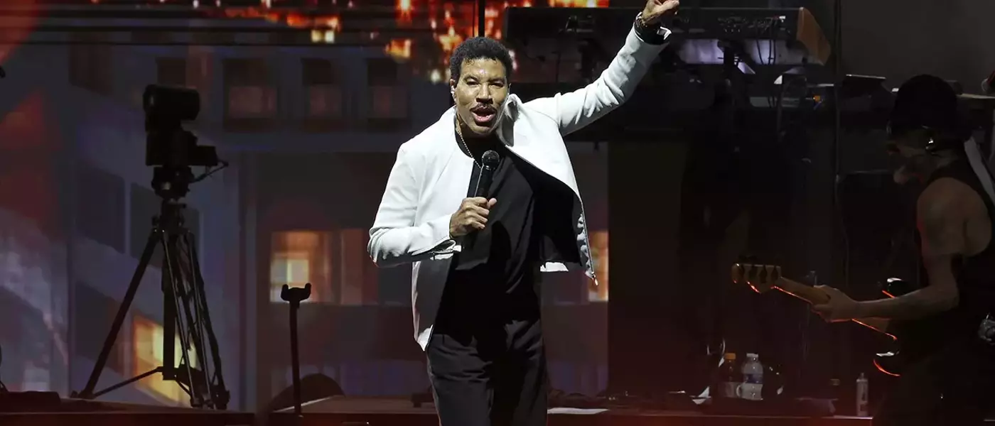 Lionel Richie Postpones Concerts Due to Illness