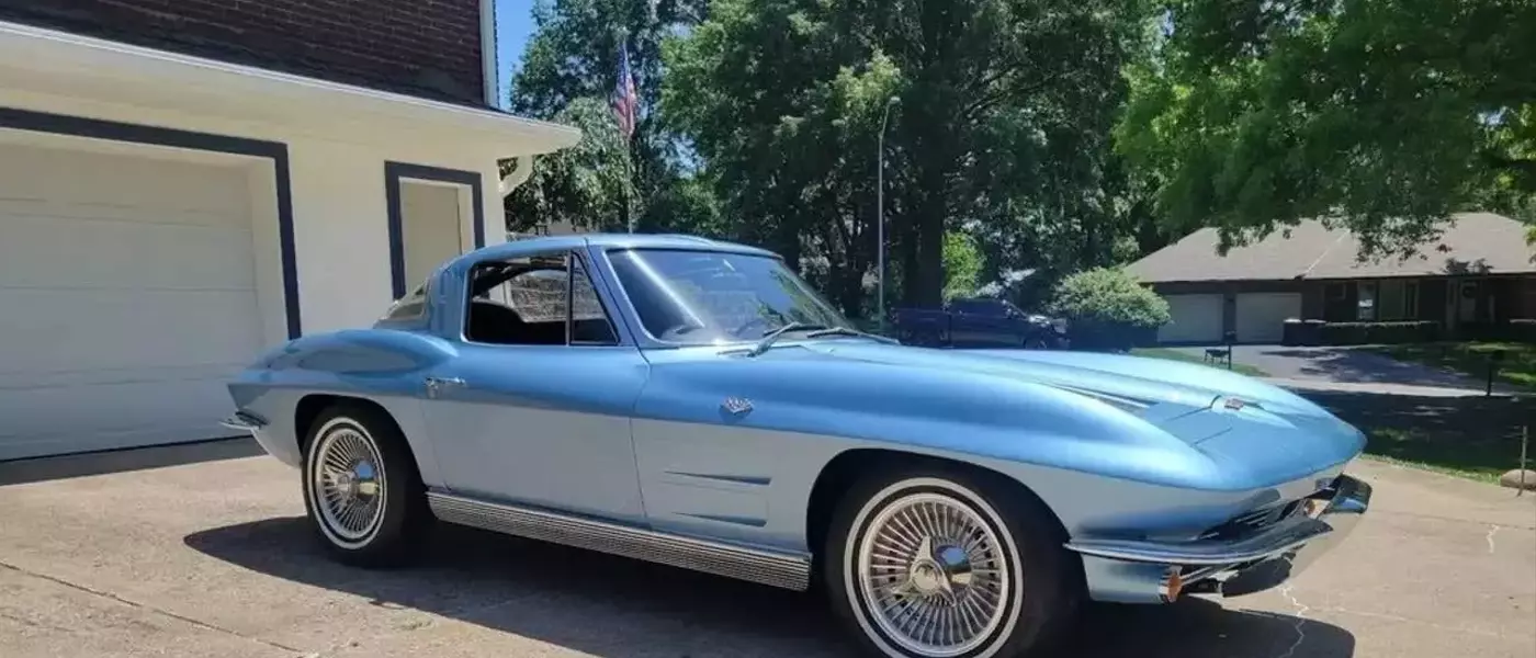 Valuation of a 1963 Chevrolet Corvette Split Window Coupe: Is the $169,500 Price Justified?