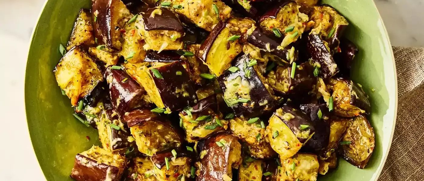 Garlicky Roasted Eggplant: A Flavorful and Healthy Side Dish