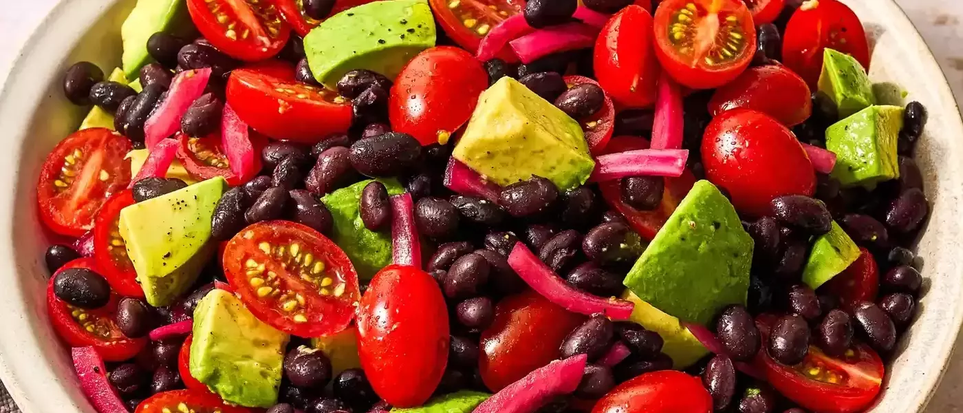 Avocado and Black Bean Salad: A Nutritious and Flavorful Dish