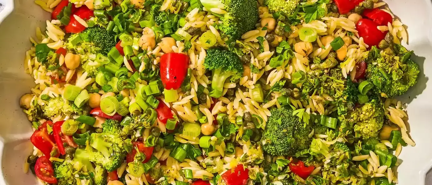 Refreshing Orzo Salad with Broccoli and Chickpeas: A Quick and Healthy Meal