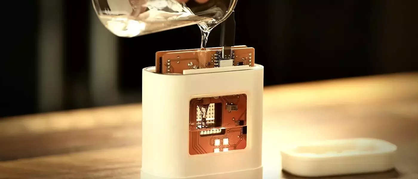 A Modern Look at Vintage Storage: The 'World's Worst USB Drive' Reimagined
