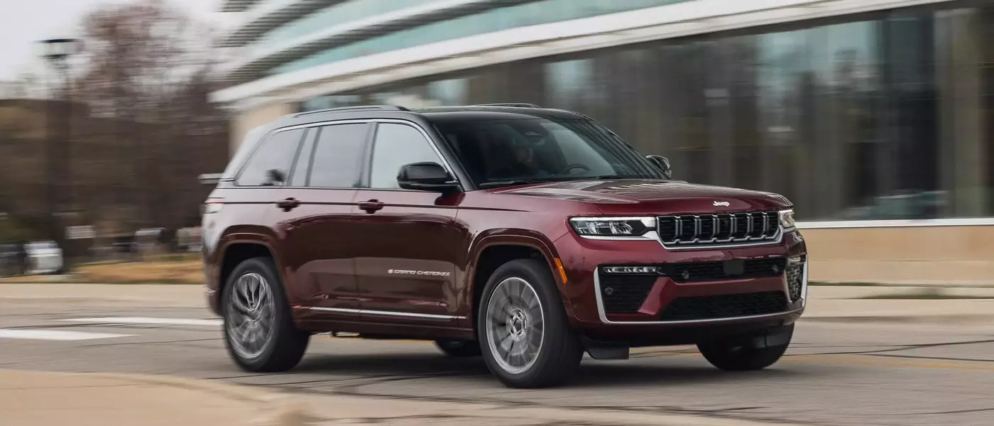 2026 Jeep Grand Cherokee Summit: A Detailed Look at Performance and Features