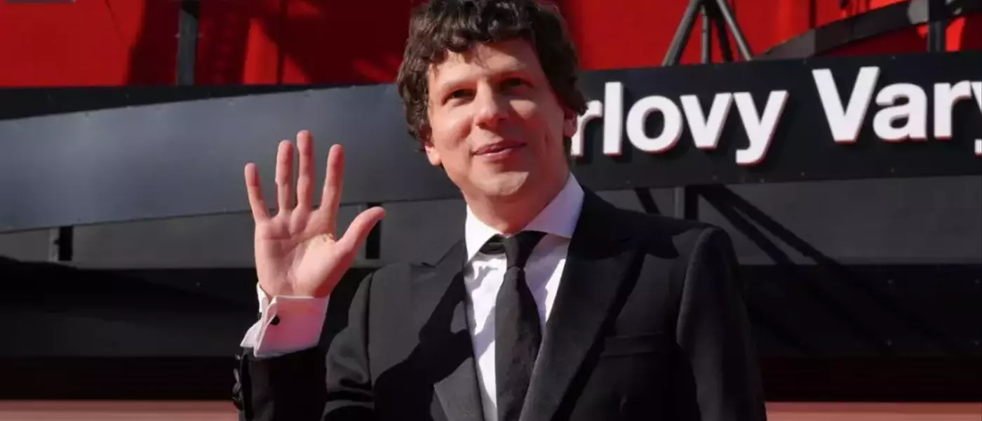 Jesse Eisenberg's Disassociation with Mark Zuckerberg and Social Media