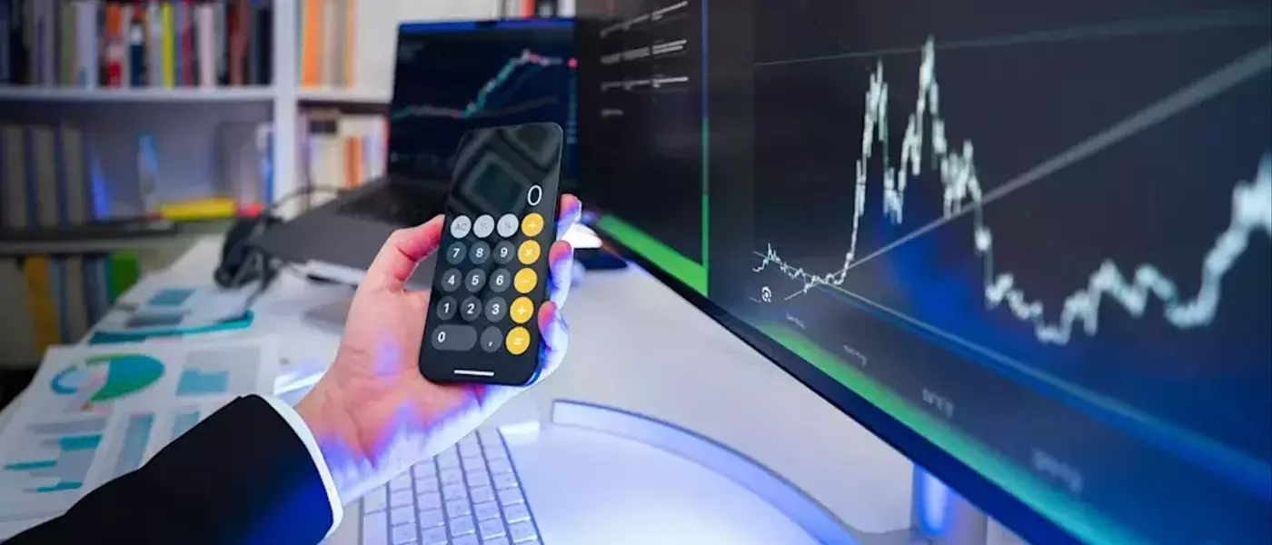 Jim Cramer Praises Palantir as a Rapidly Growing, Undervalued Stock