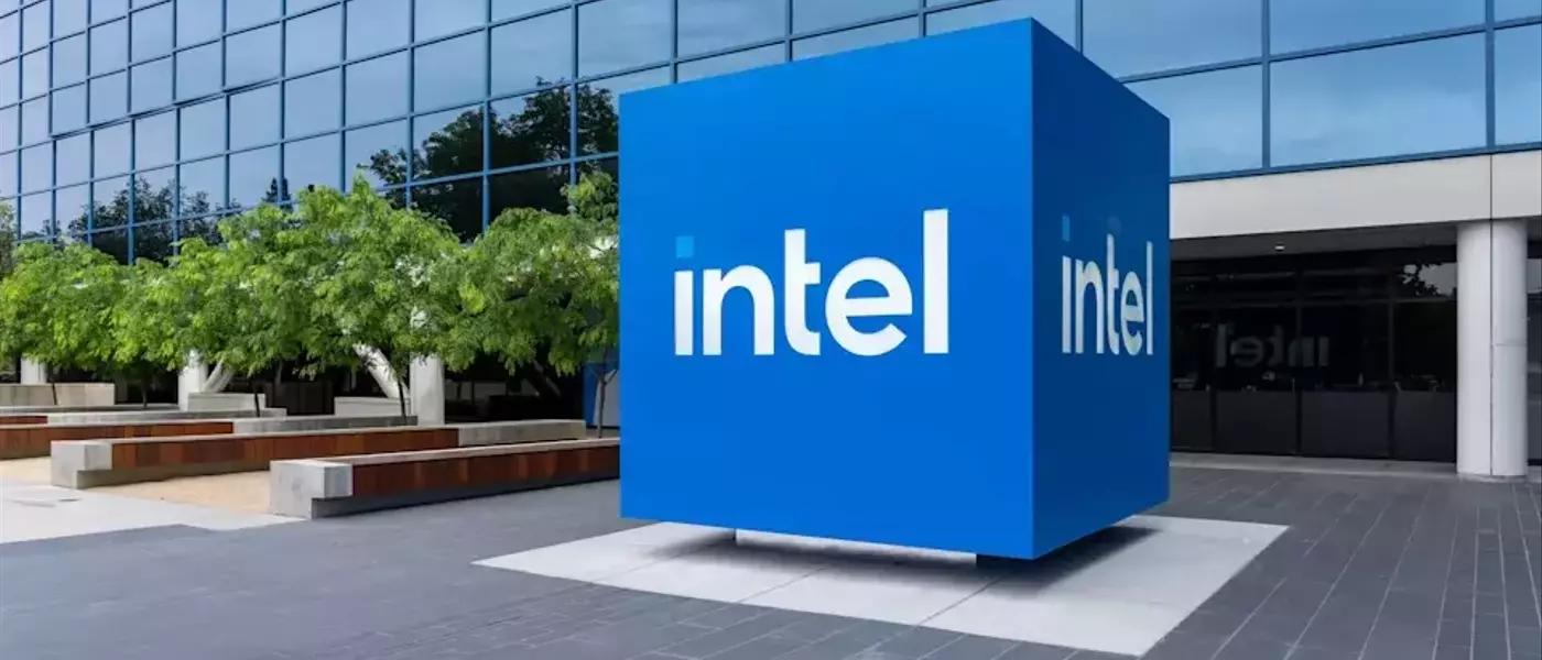 Jim Cramer's Endorsement Ignites Debate on Intel's Valuation Amidst AI Boom