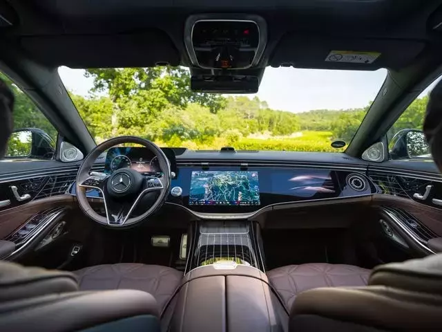 2027 Mercedes-Maybach S580 Interior Showcase