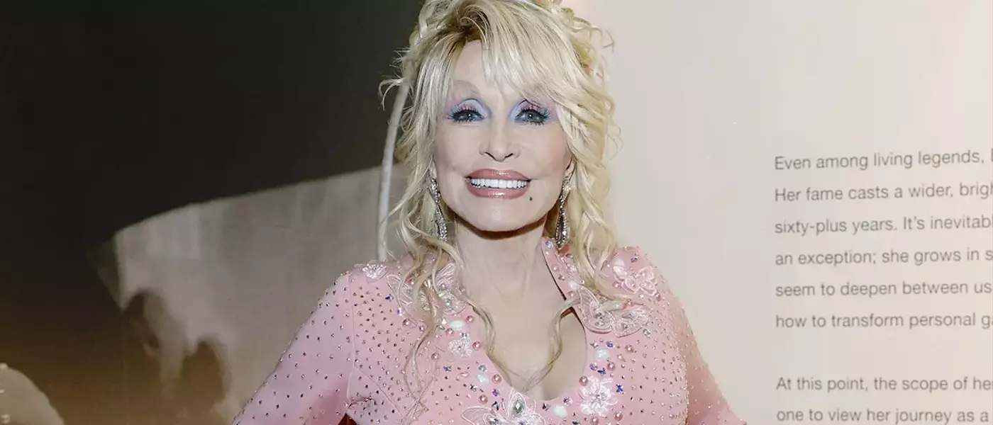 Dolly Parton's Biographical Musical Set for Broadway Debut This Winter