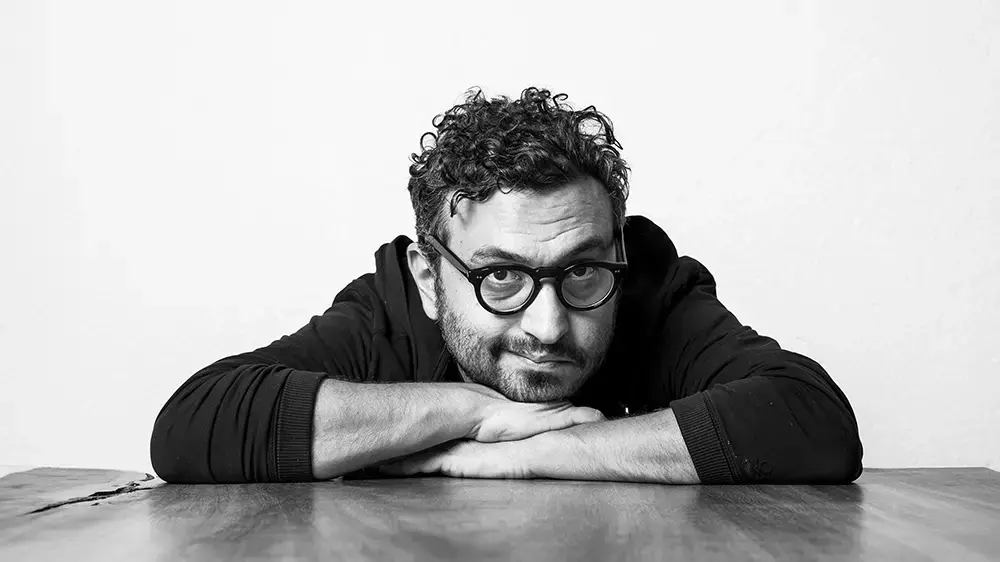 Alonso Ruizpalacios Advocates for 'Trojan Horse' Cinema and Reflects on Filmmaking Challenges