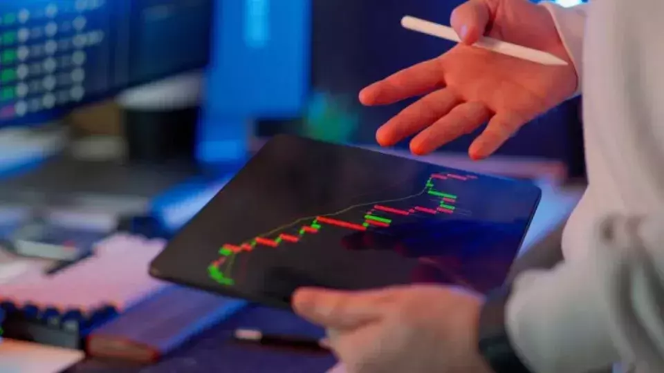 Pinnacle Financial Partners Inc (PNFP) Stock: A Deep Dive into Benchmark's Buy Rating and Future Prospects