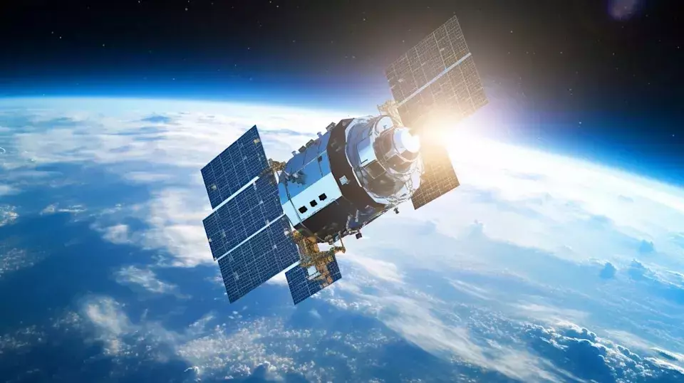 Wedbush Initiates Buy Rating for Planet Labs Amidst Market Volatility