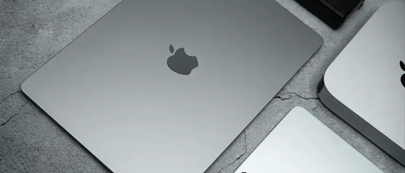 Jim Cramer Advocates Holding Apple Stock Amid AI Debates
