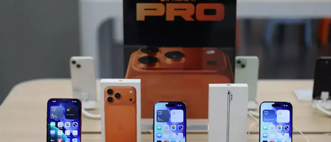 Smartphone Market Faces Historic Decline Amid AI Memory Shortage