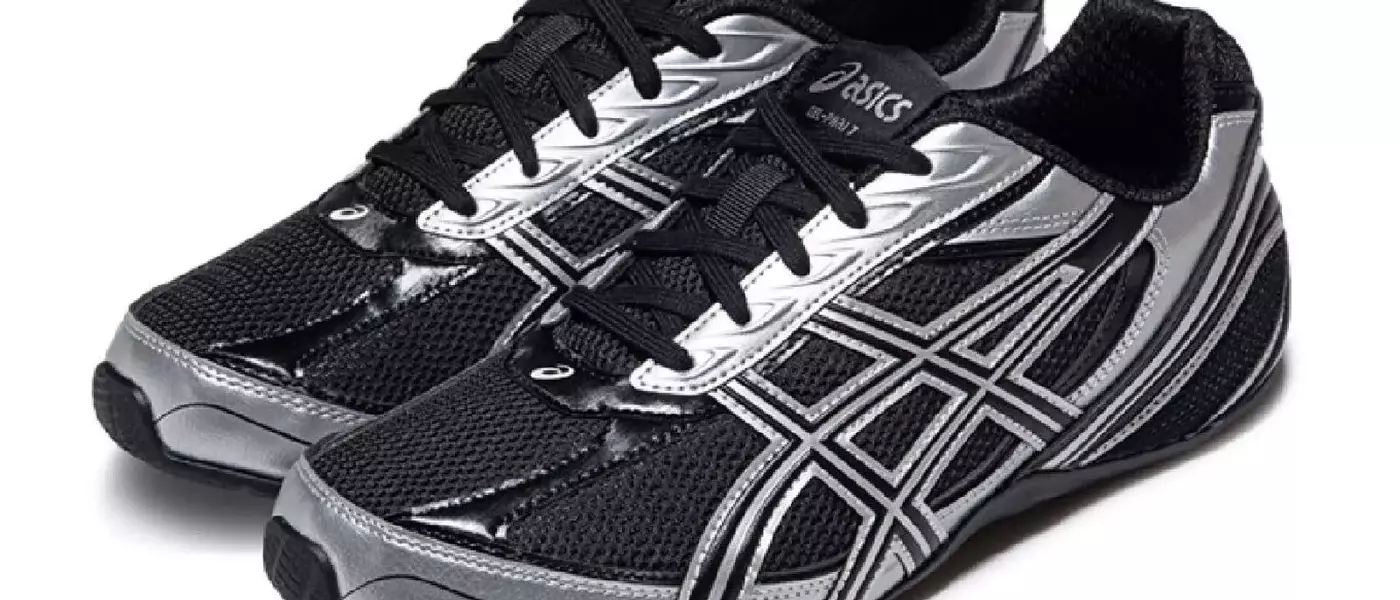 Asics's Bold Entry into the Flat Sneaker Trend with the Gel-Phai Z