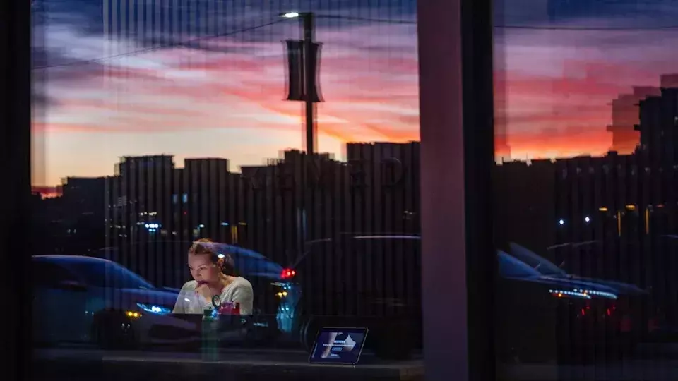 Balancing AI Use: Maintaining Human Skills in the Workplace