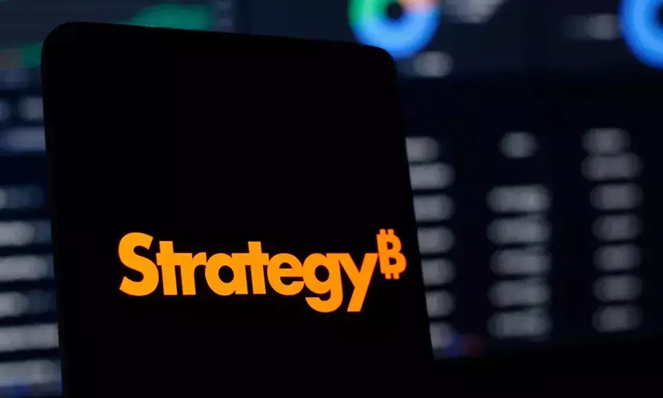 MicroStrategy Maintains Bitcoin Holdings Amidst Cash Reserve Build-Up