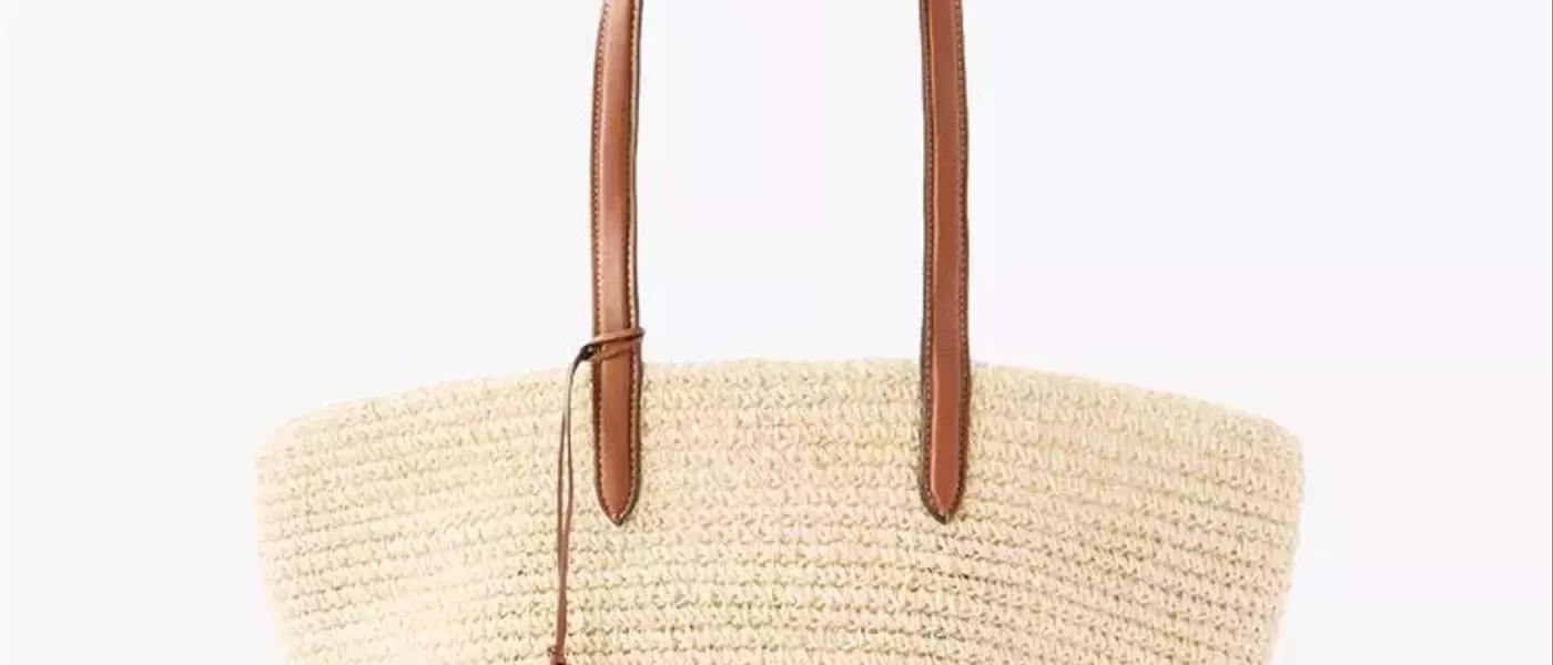 The Editors' Picks: Essential Handbags for Daily Life