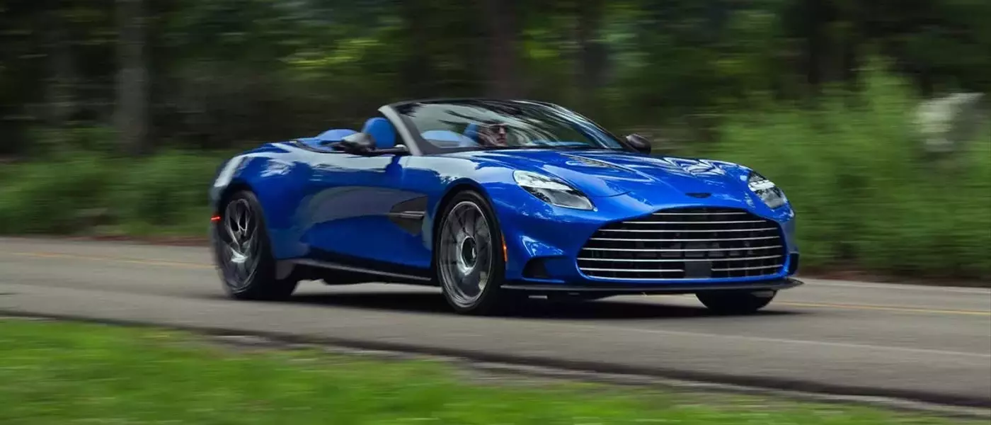 2027 Aston Martin Vanquish: A Blend of Ferocious Power and Elegant Grand Touring