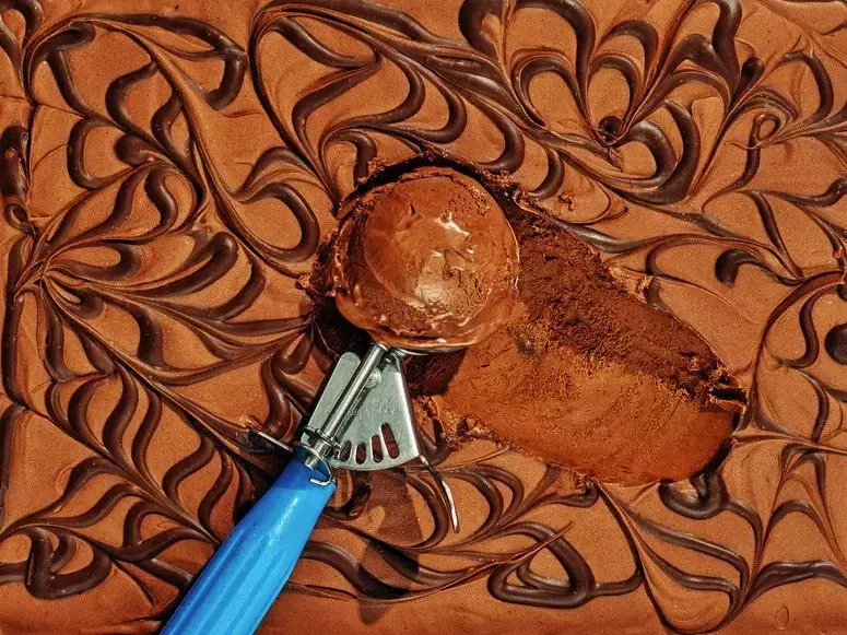 The Ultimate Frozen Mississippi Mud Pie: A Decadent Dessert Recipe
