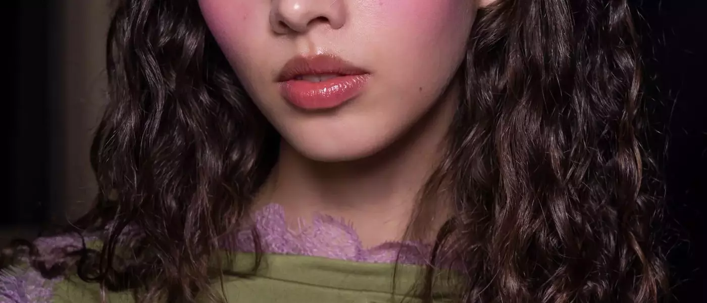 Popsicle Lips: The Effortless Summer Beauty Trend