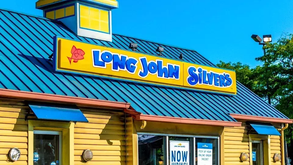 Long John Silver's Decline: Over Half of Restaurants Shutter Amidst Seafood Price Hikes