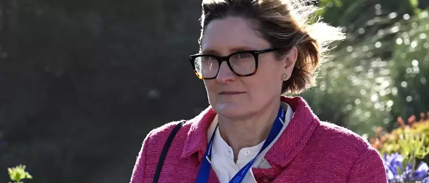 Philadelphia Fed President Weighs Future Rate Adjustments Amid Inflation Concerns