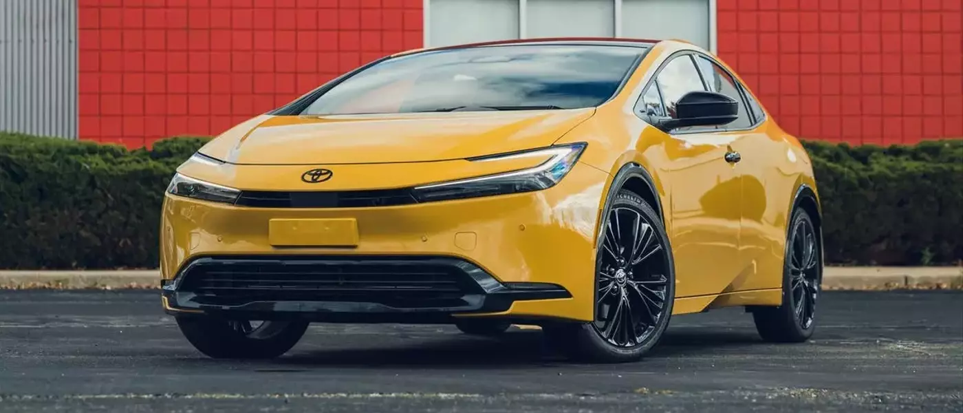 2027 Toyota Prius PHEV: A Sleek, Efficient, and Engaging Ride