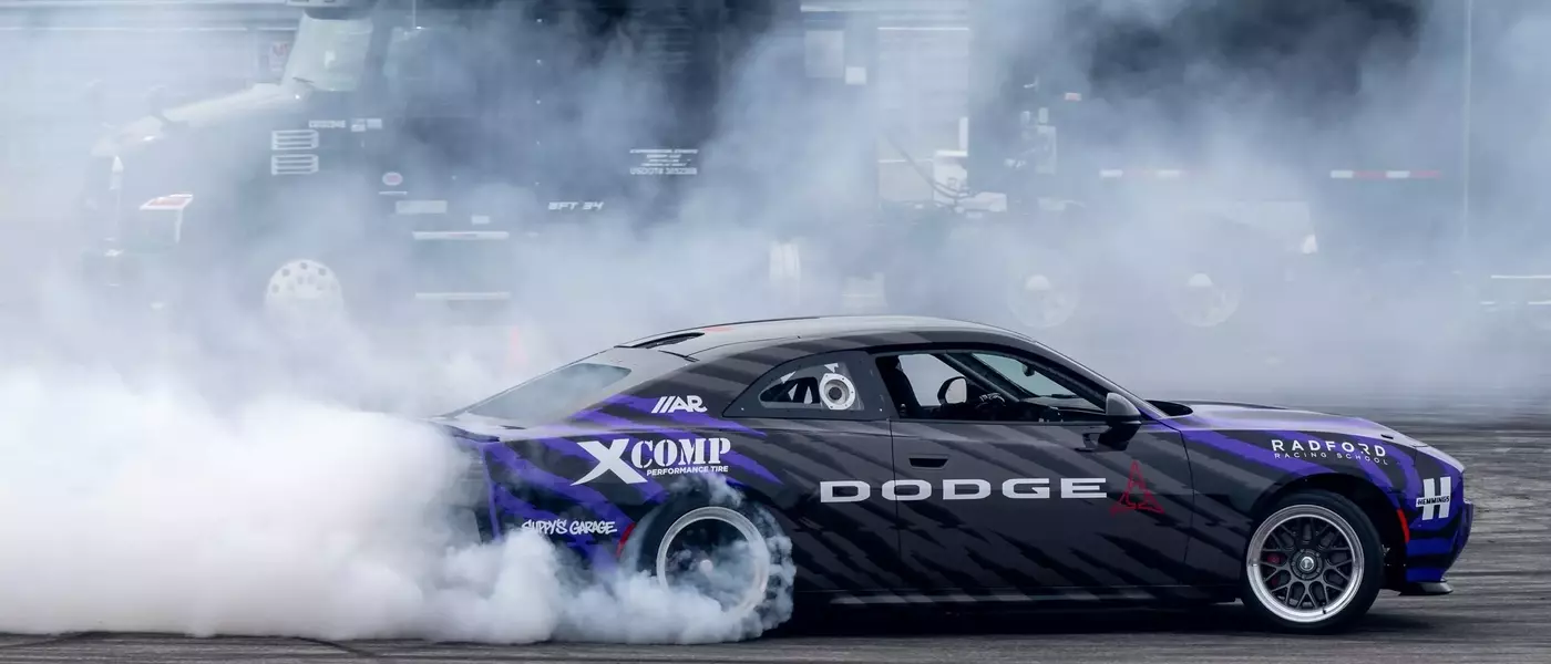 Dodge Unveils High-Performance Manual Chargers for Drifting