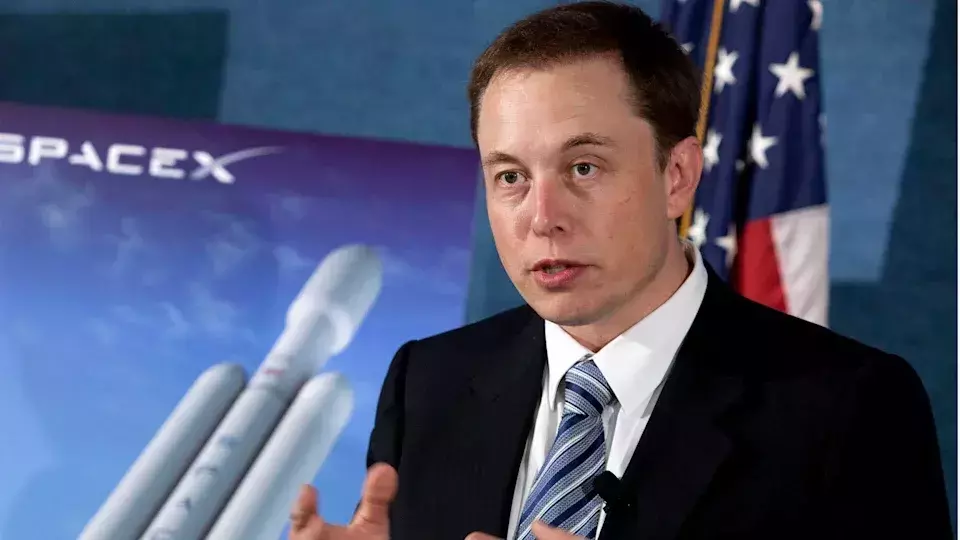 Billionaire Investor's Bearish Stance on SpaceX: Merger Doubts and Valuation Concerns