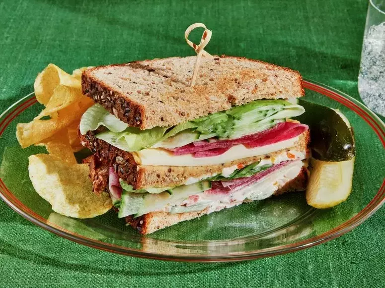 The Art of Crafting the Perfect Vegetarian Sandwich