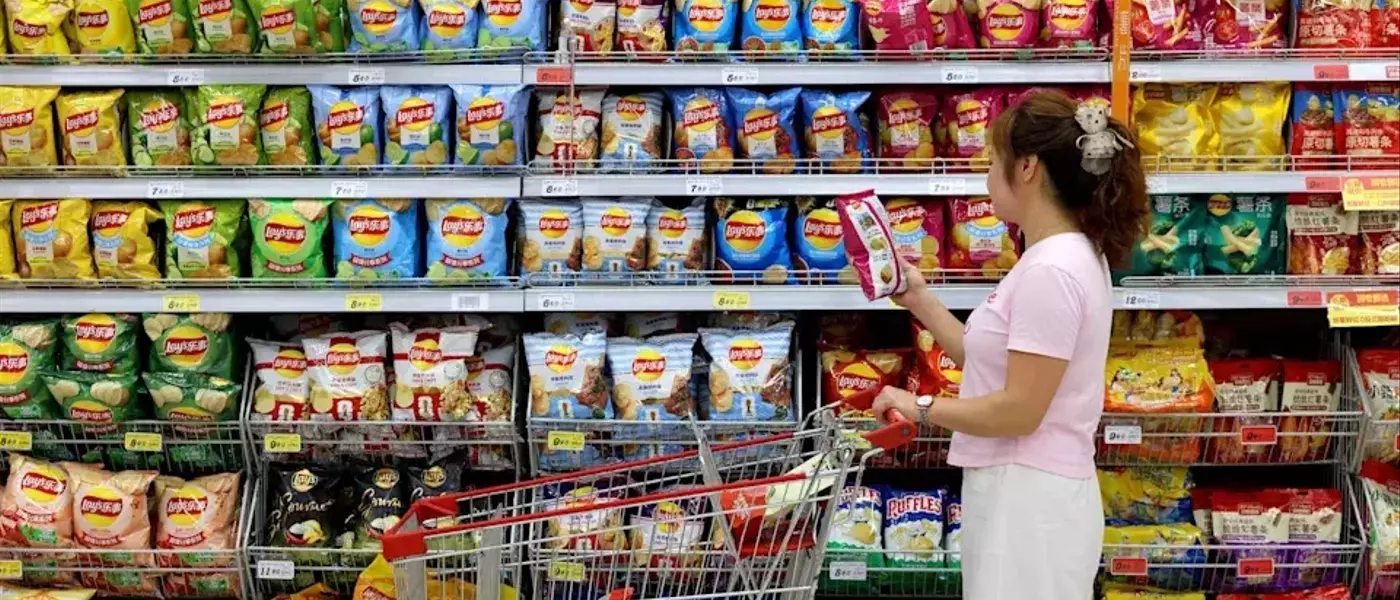 Grocery Retailers Face Store Closures Amidst Shifting Market Dynamics