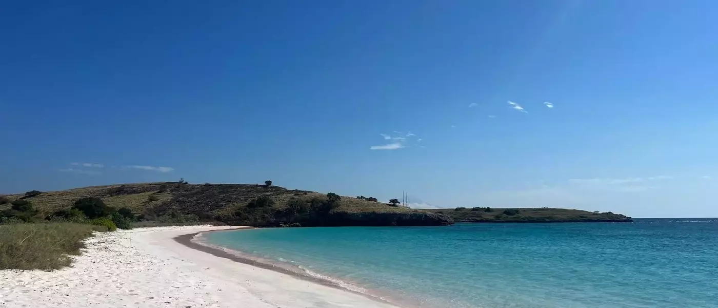 Sailing Through Komodo: A Luxurious Escape on a Traditional Phinisi