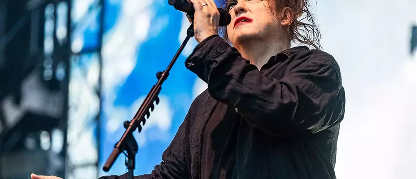 The Cure's Moving Performance at Øyafestivalen: A Nostalgic Journey with Robert Smith