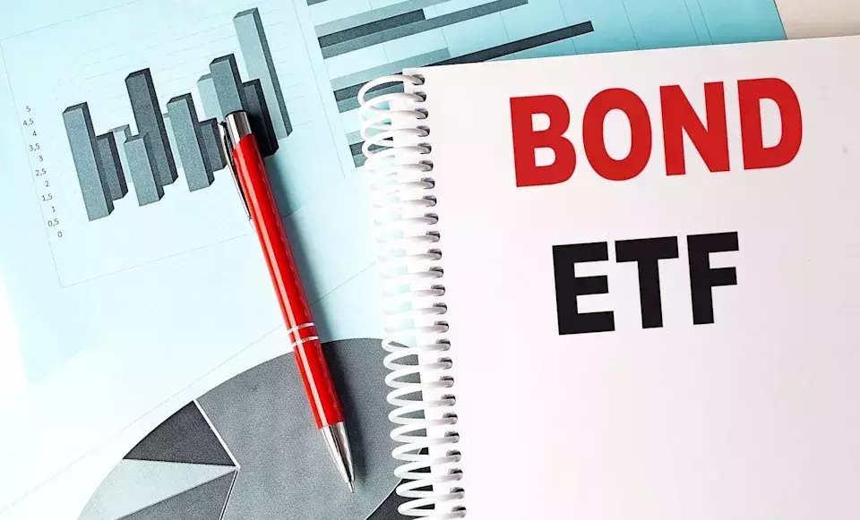 Rethinking Your Bond Investment: BSV Offers Stability Over BND's Long-Term Risk
