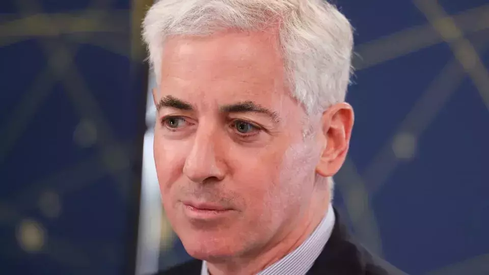 Bill Ackman's Fund Faces Significant NAV Discount Amidst Soaring S&P 500 and High Fees