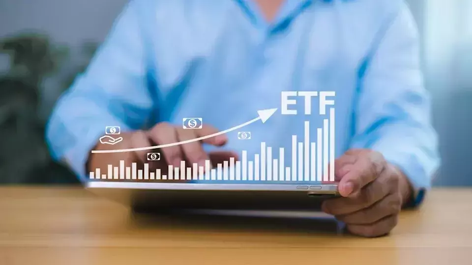 XRP ETF Inflows Plummet: Reaching $8 Billion Forecast Remains Elusive