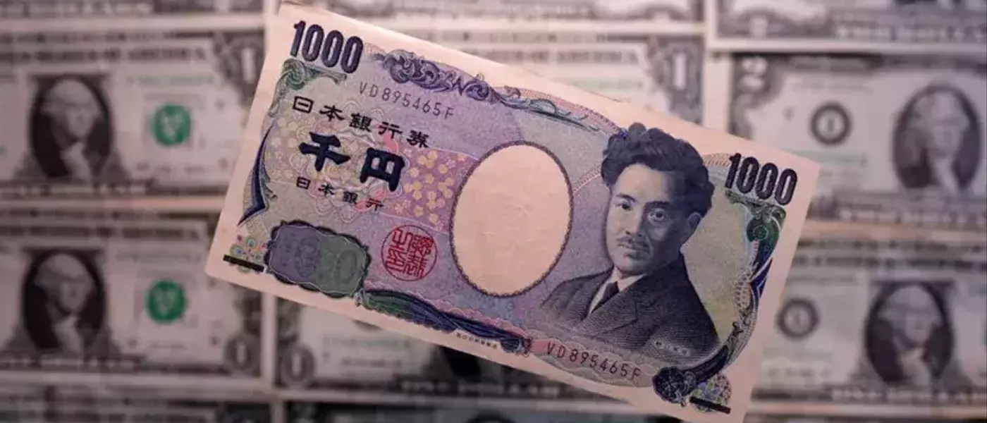 Dollar Declines to Two-Month Low as Rate Hike Expectations Wane