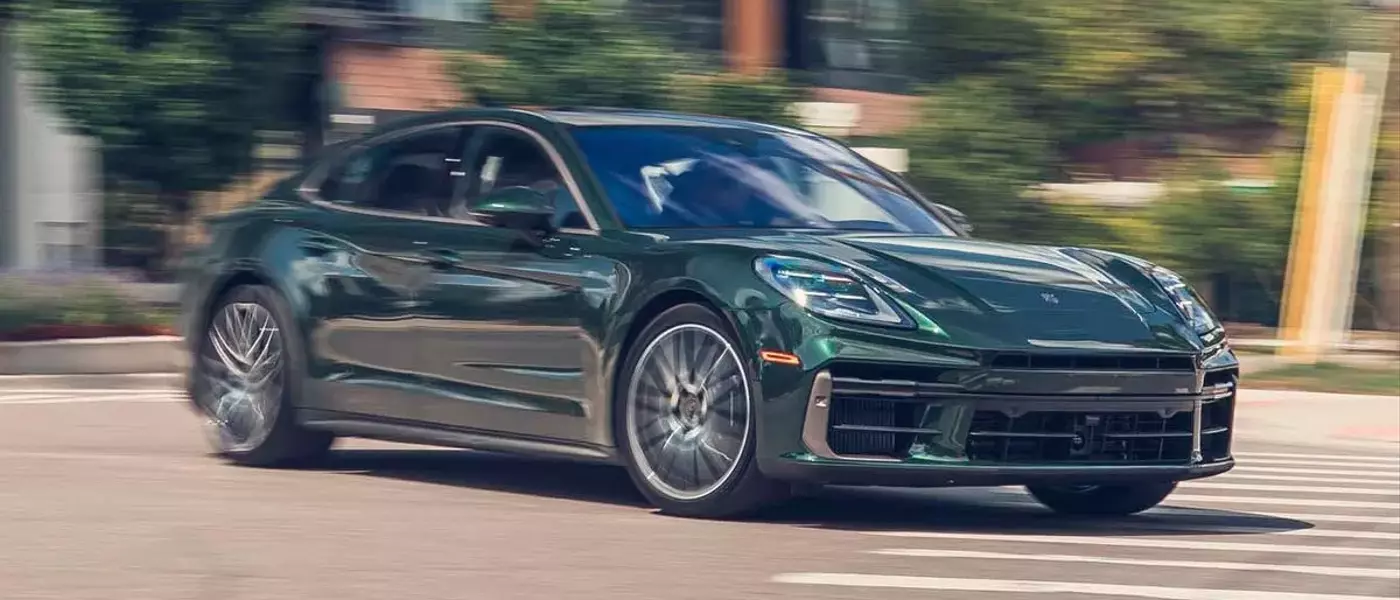 2027 Porsche Panamera Turbo E-Hybrid / Turbo S E-Hybrid: A Dual-Nature Luxury Performance Sedan