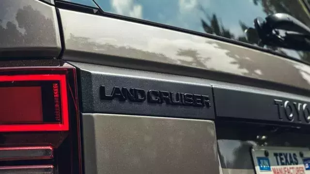First Look: The 2026 Toyota Land Cruiser Hybrid Reinvents an Icon
