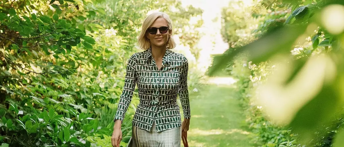 Tory Burch's Canine Companions: A Tale of Two Poodles