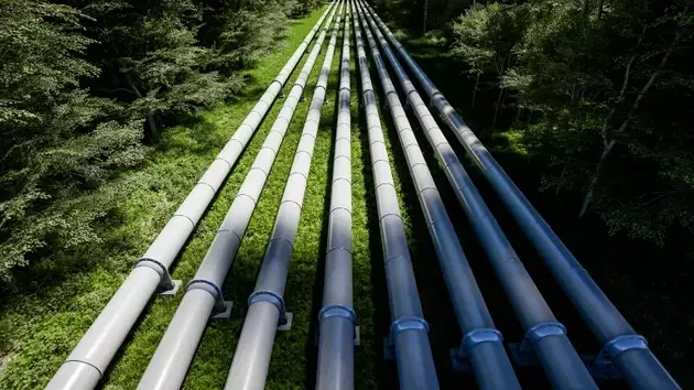 Hess Midstream Stock Faces Uncertainty Amid Chevron's Bakken Strategy Review