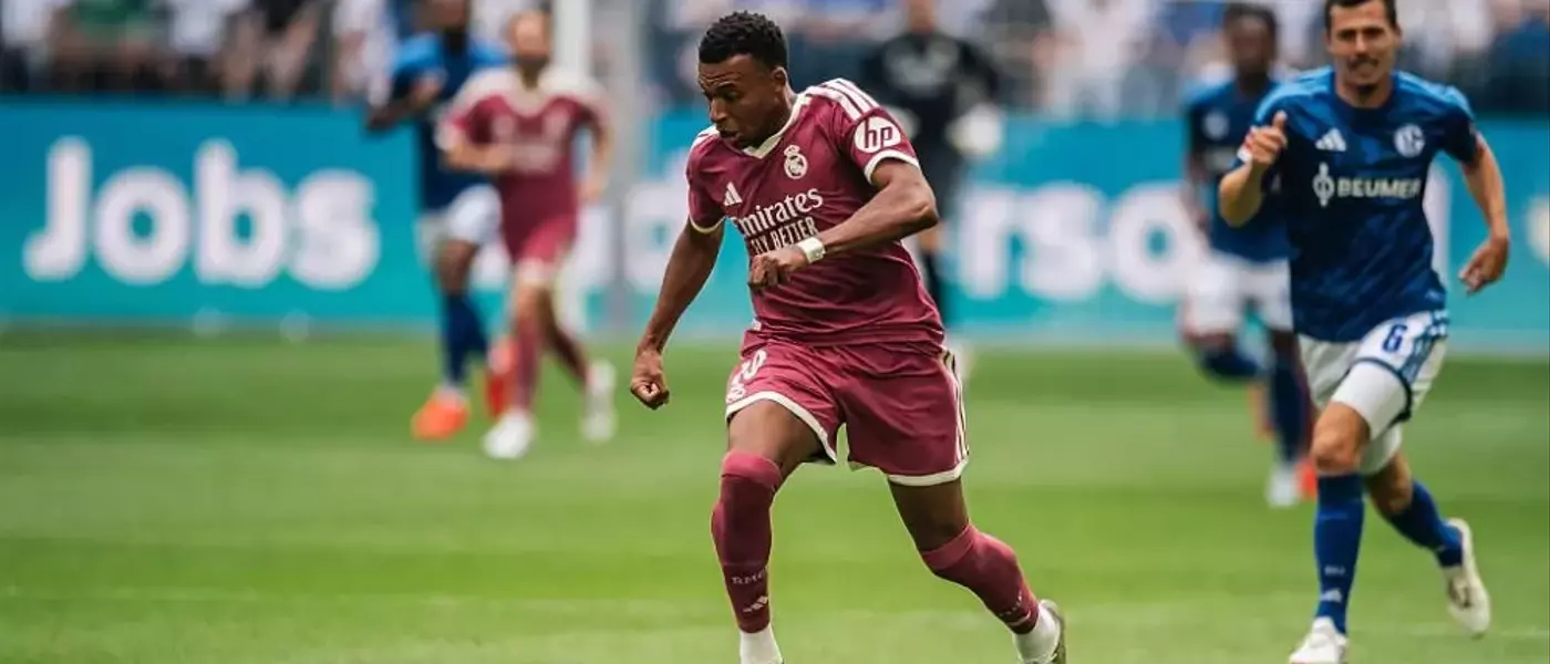 Kylian Mbappé Unveils Exclusive Gold Nike Football Boots After World Cup Golden Boot Triumph