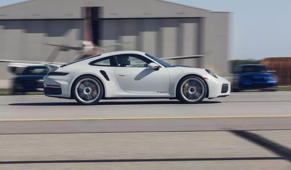 Porsche 911 Turbo S: Unrivaled Speed and Performance in the 0-150-0 MPH Challenge