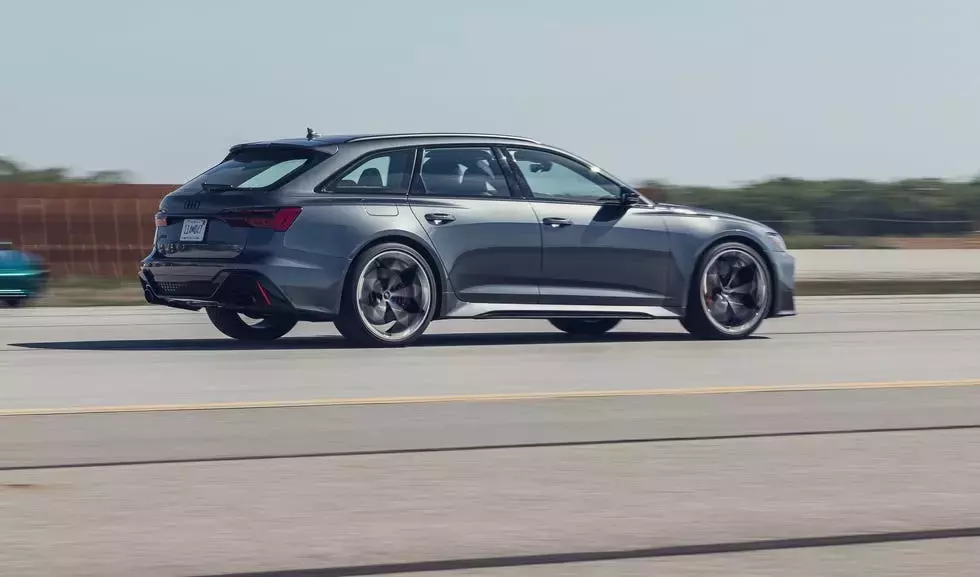 Audi RS6 Avant's High-Speed Performance Reviewed