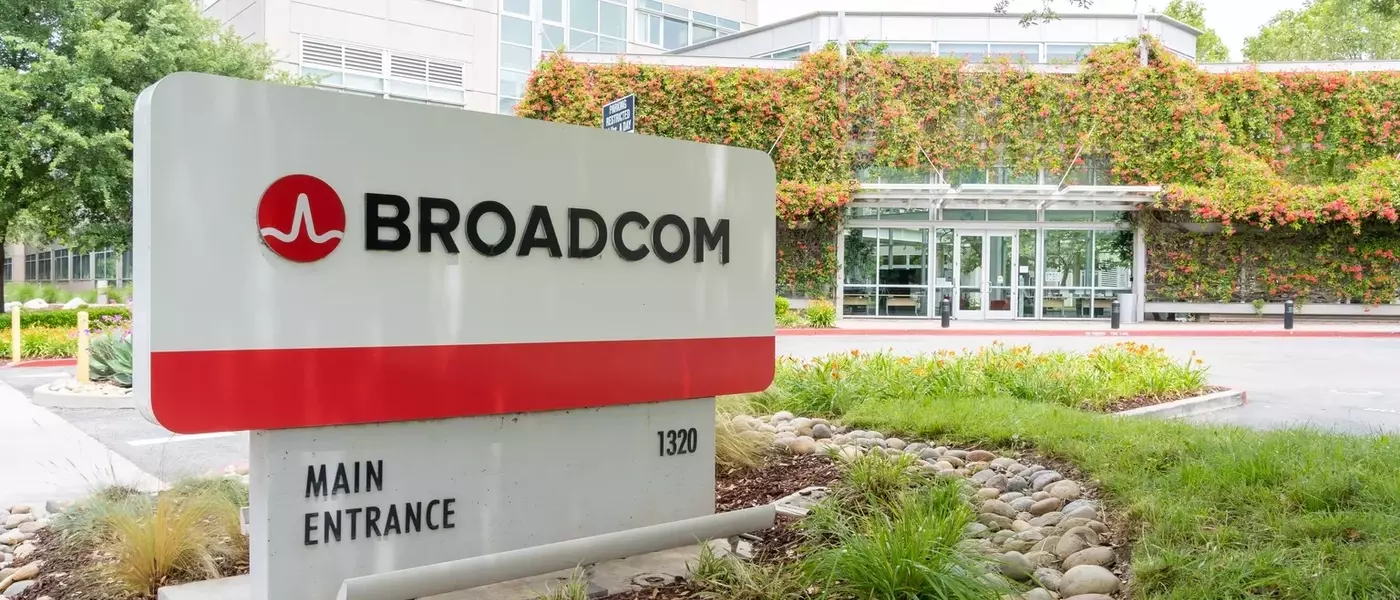 Broadcom's AI-Driven Surge: A High-Conviction Buy Despite Market Skepticism