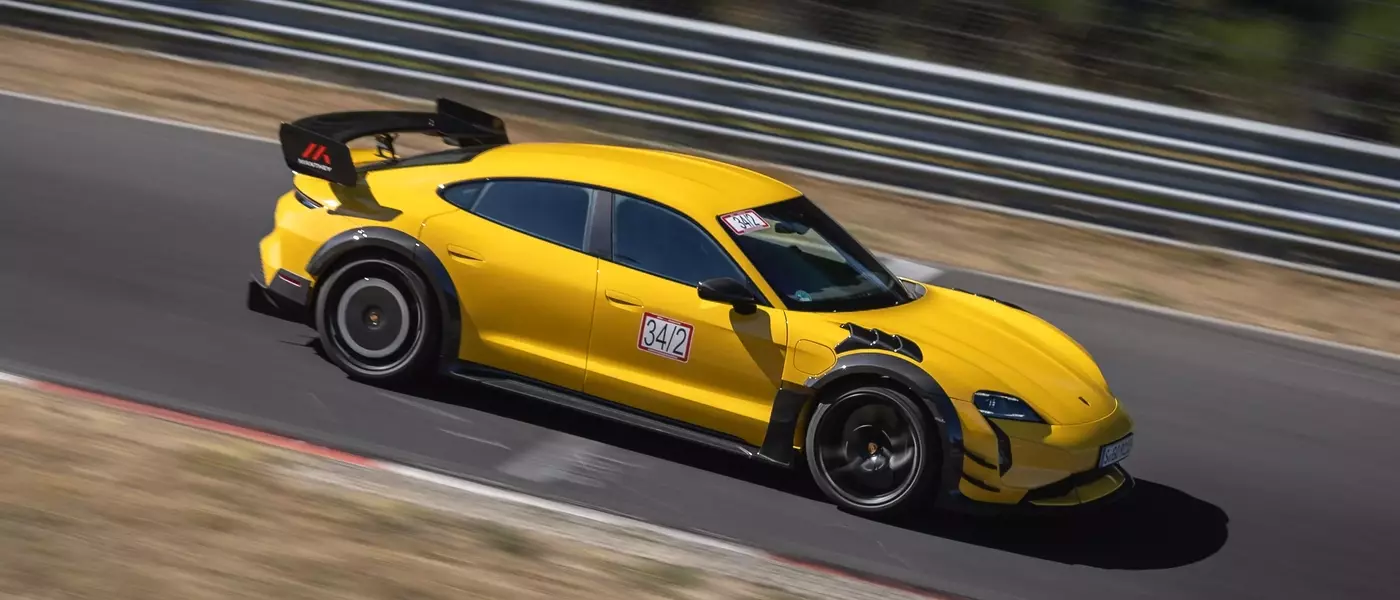 Porsche Taycan Turbo GT: Manthey Racing Kit Elevates Track Performance