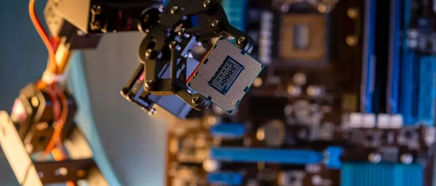 Micron's Cycle-Free Future: A Transformative Bet on AI and Research